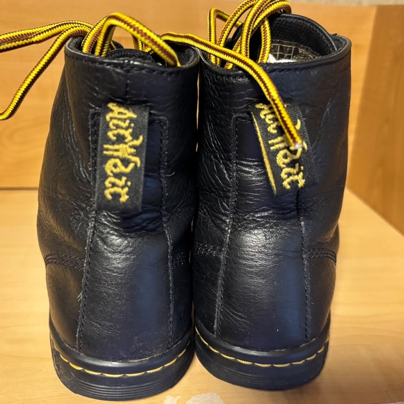 Dr. Marten's Leyton Women Black Boots, Size 7 - Picture 2 of 5